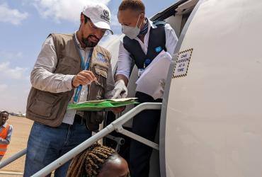 Joel Gallardo, former international UN Volunteer Associate Programme Officer with UNHCR in Somalia, during a field assignment. 