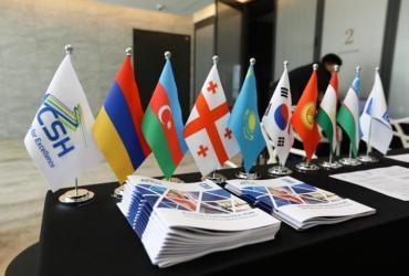 Los Voluntarios de las Naciones Unidas nacionales en Kazajstán han elaborado 40 productos del conocimiento, incluidos estudios de caso, revistas, trabajos de investigación y publicaciones, a los que se puede acceder a través del Centro de Astaná.