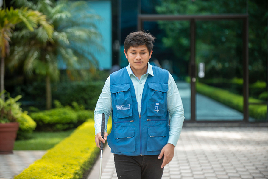 Antonio Palma, UN Volunteer with a visual disability, serving as Communications Assistant for the Resident Coordinator's Office in Guatemala. UNV, 2022