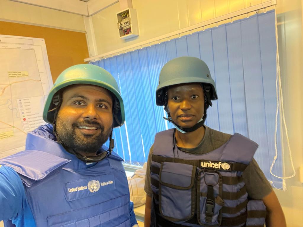 Salil Shah (left), UN Volunteer Civil Affairs Officer with United Nations Mission in South Sudan during SSAFE training conducted by UNDSS, South Sudan.