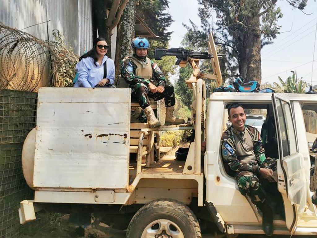 Chehrazad Krari, alongside peacekeeping military colleagues in South Kivu. UNV 2024