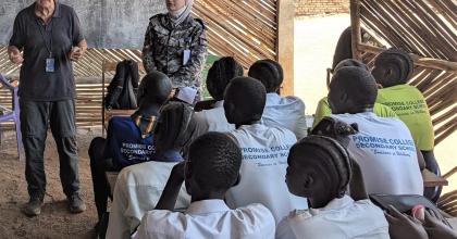 Fabio Arditi (right) is a UN Volunteer Staff Counsellor with UNMISS. In this photo, he leads a wellness training with community members in Wau, South Sudan.