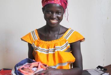 Suite à une complication de grossesse à sept mois, Ami Campini s'est rendue dans deux centres de santé locaux avant d'être transportée à l'hôpital régional de Buba, en Guinée-Bissau, où elle a accouché d'une petite fille de 1,3 kilogramme par césarienne d'urgence. UNFPA Guinée-Bissau