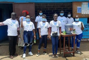 Volunteers raising awareness on COVID-19 in Liberia, with support of the UNV programme. 