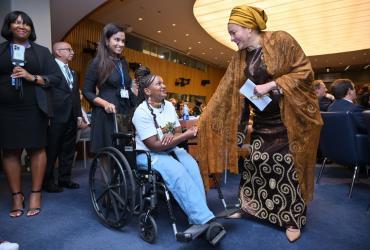 Dorice Mkiva, UN Volunteer Knowledge Management Officer with UNICEF meets Amina Mohammed, Deputy Secretary-General of the UN at the Summit of the Future in New York on 21 September.