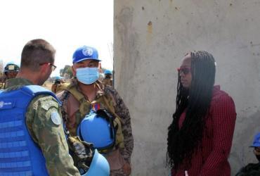 UN Volunteer Geraldine Chioma Nzulumike (right), during integrated training with UNMISS and humanitarian partners on the role of authorities and host communities in the protection of civilians in Mayom County, Unity State. 