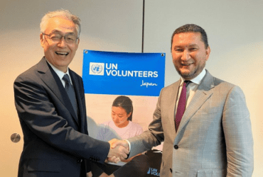 Atsushi Murata (left) meets Toily Kurbanov, Executive Coordinator, UNV in Tokyo in October. Atsushi is the first Japanese UN Volunteer over the age of 60 deployed in Djibouti with UNDP. He started his volunteer assignment in December 2024.